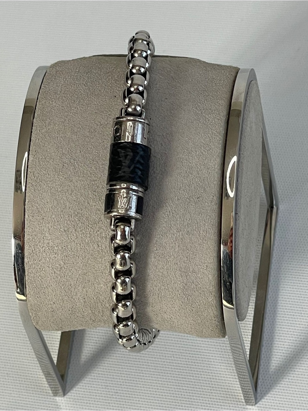 Louis Vuitton Silver Chain Bracelet with Black Leather Detail - Picture 4 of 7